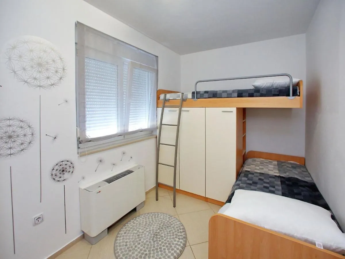 Sun-Kissed Apartment In Bibinje With Garden