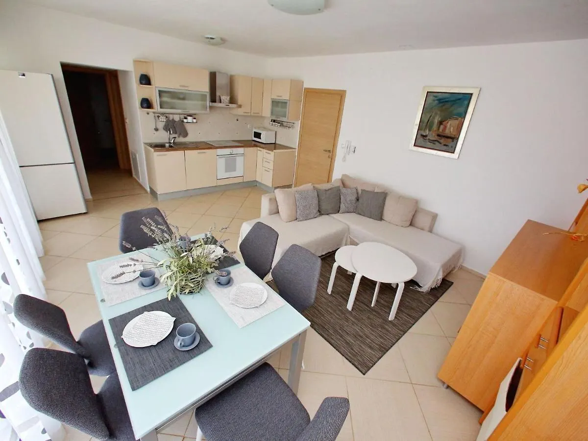 Sun-Kissed Apartment In Bibinje With Garden