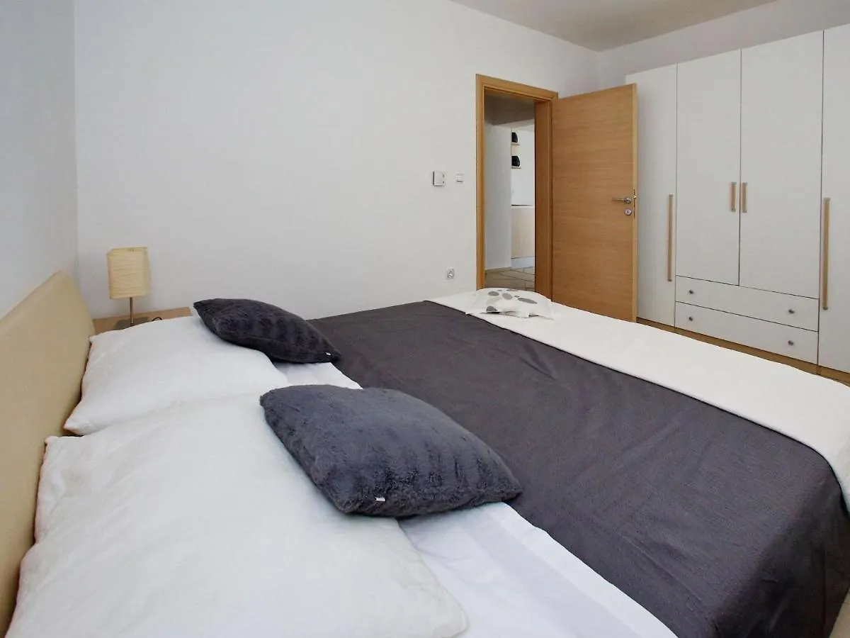 Sun-Kissed Apartment In Bibinje With Garden Croatia
