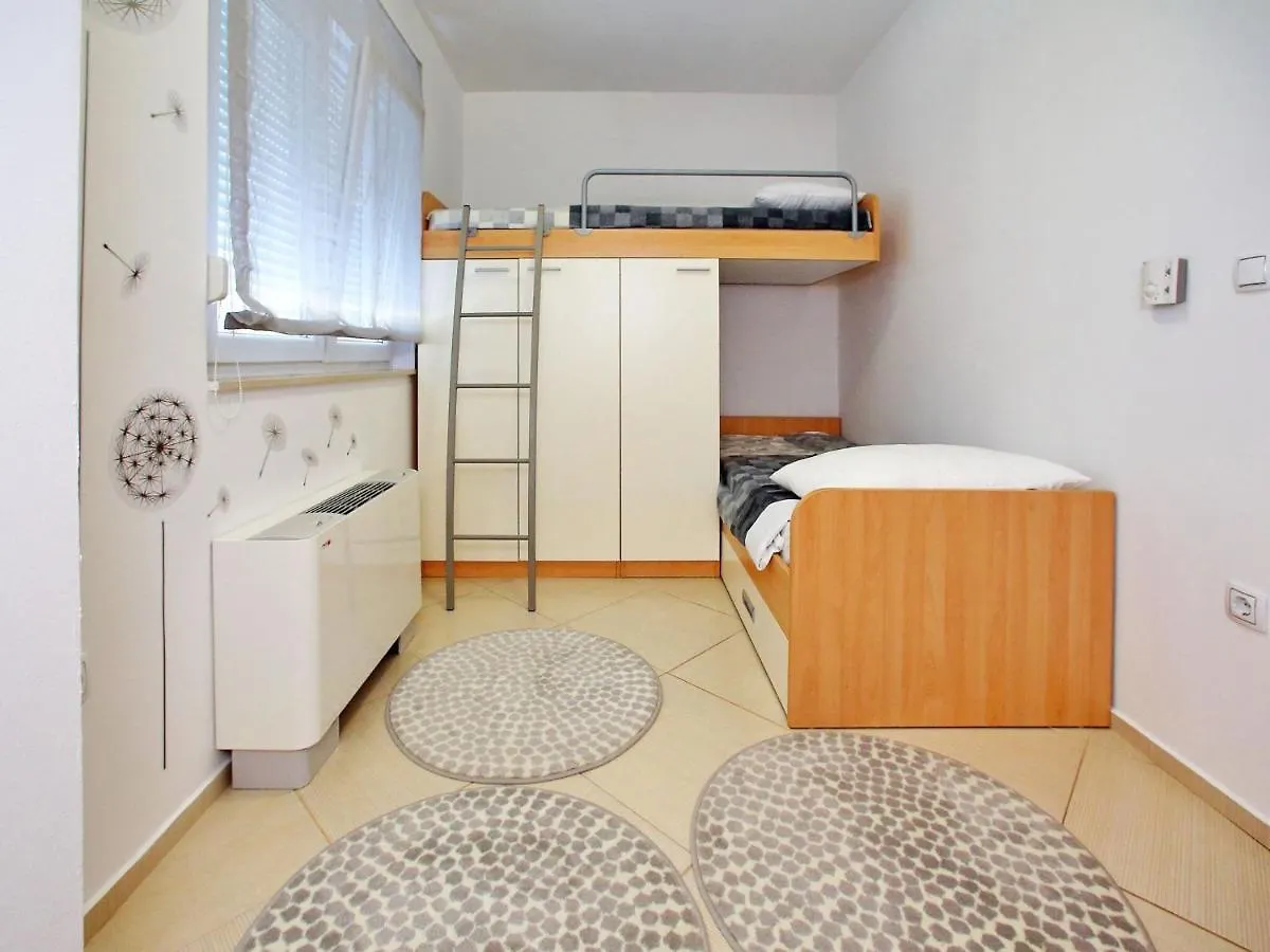 Sun-Kissed Apartment In Bibinje With Garden 0*,